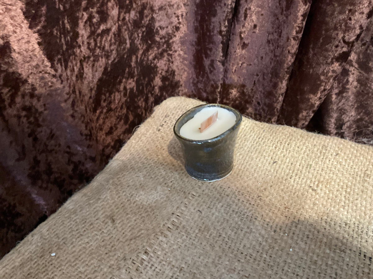Candle pottery