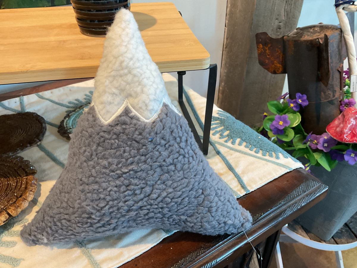 Pillow-Mountain-tiny