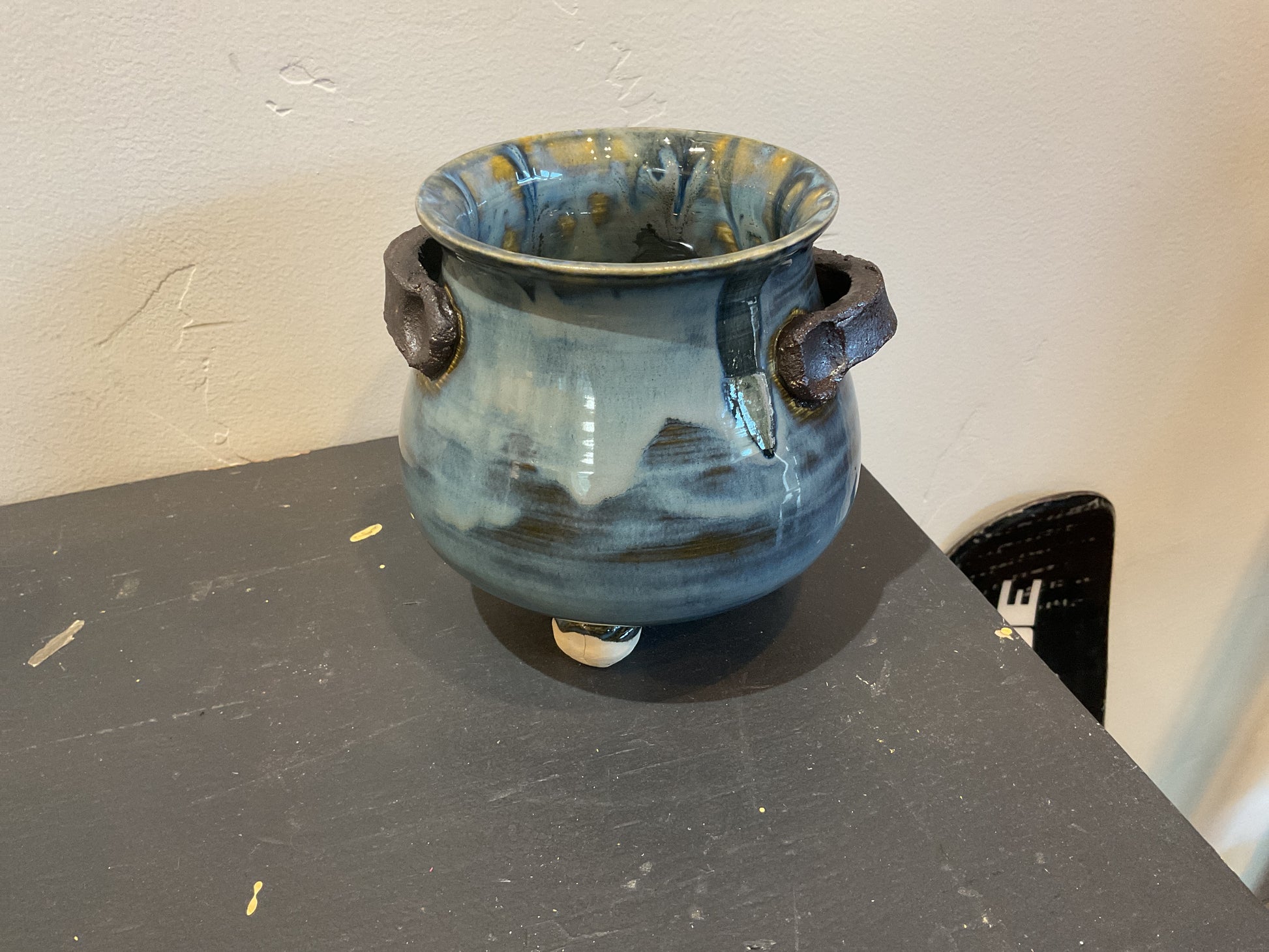 Pottery- cauldron blue
