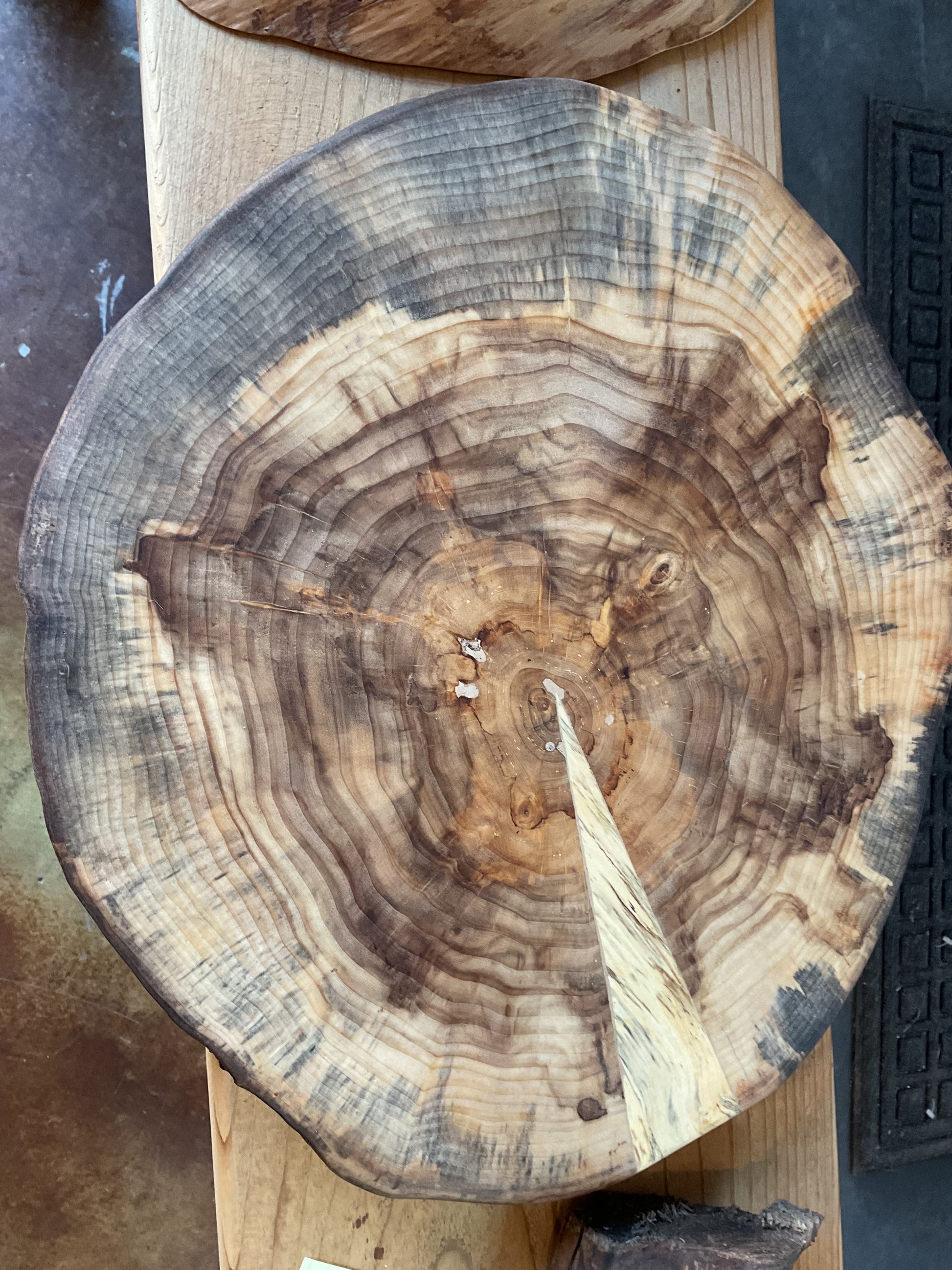 Charcuterie round with handles