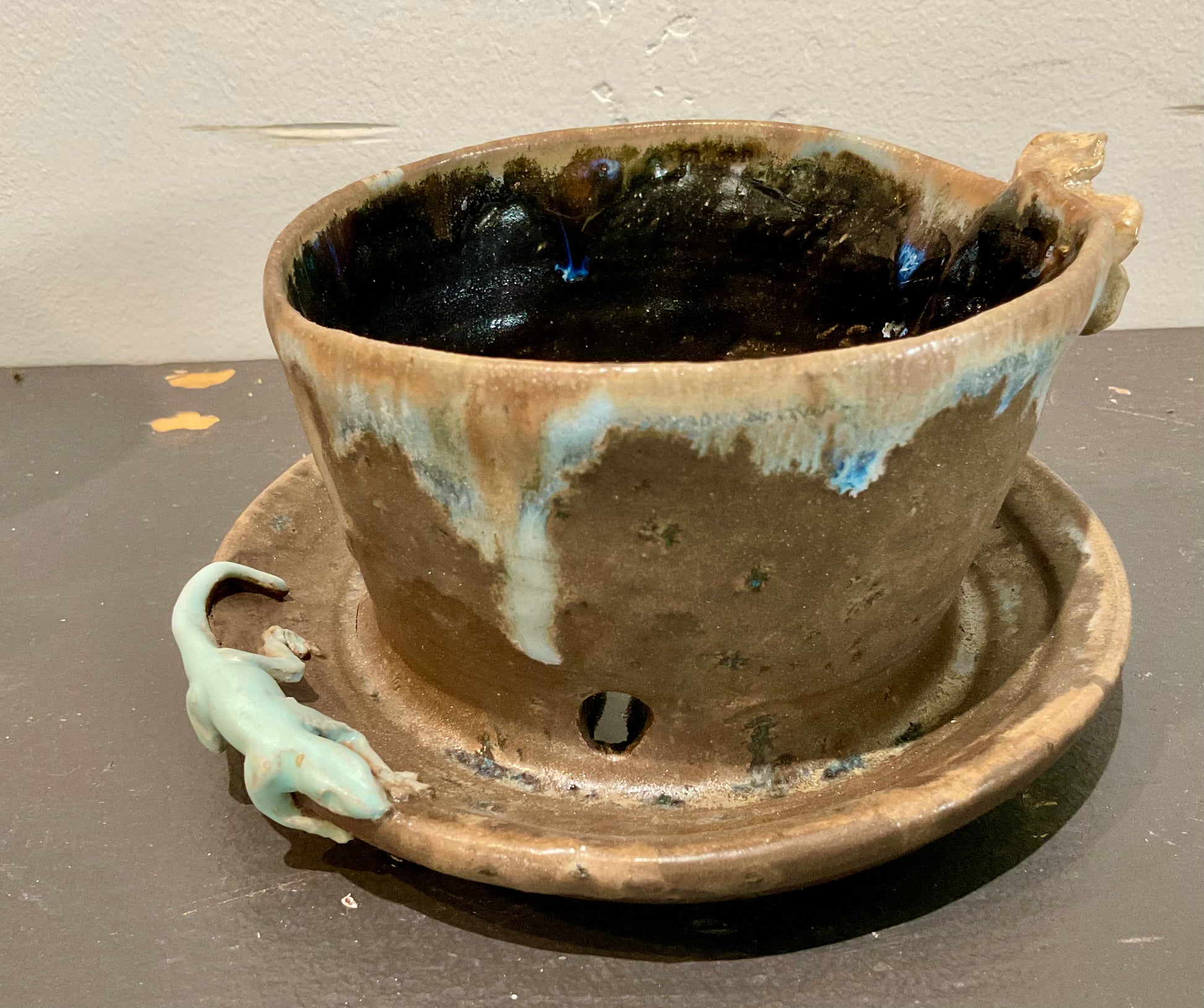 Pottery- planter with water catch